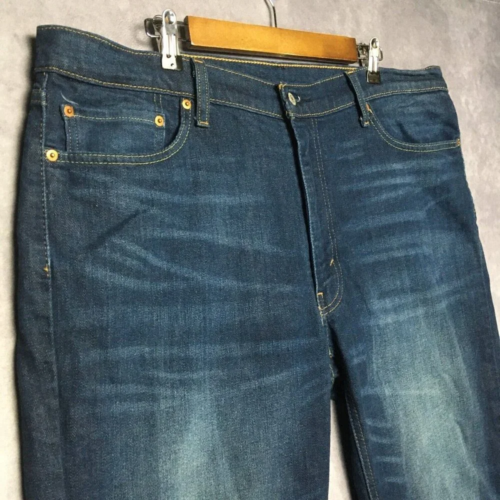Levis Mens 541 Athletic Fit Blue Jeans size 40x32 Stretch Denim Zipper Fly Pants